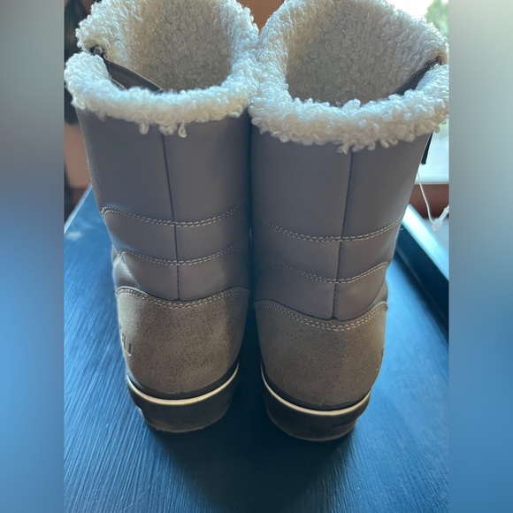 JMU taupe side zip booties. Waterproof. Worn once. Includes original box. Size 9 - Picture 2 of 5